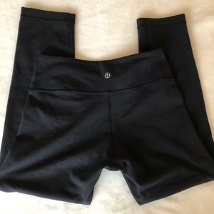Lululemon Wunder Under Black Reversible size 4